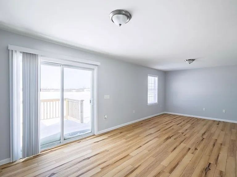 10043-10047 Ash St — Photo 11