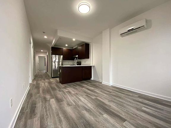 3rd image of 28A Lawton St #3A