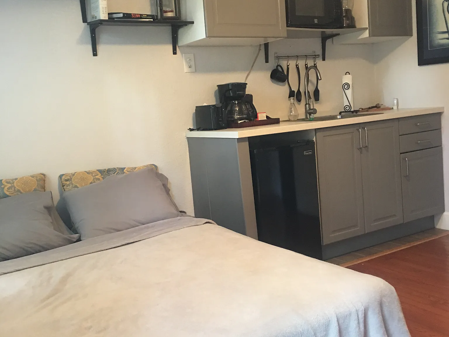 1 bed, 250 sqft, $1,200 — Photo 4