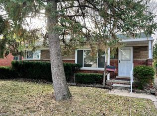 8571 Cranston St, Westland, MI 48185