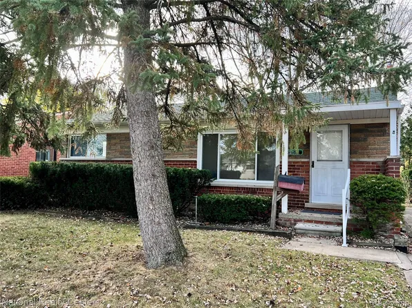 8571 Cranston St, Westland, MI 48185