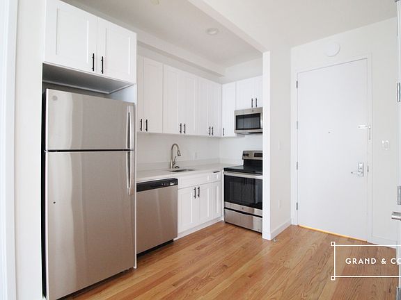 2nd image of 275 Harman St #2A