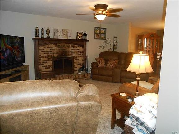 4th image of 4864 Lisa Dr