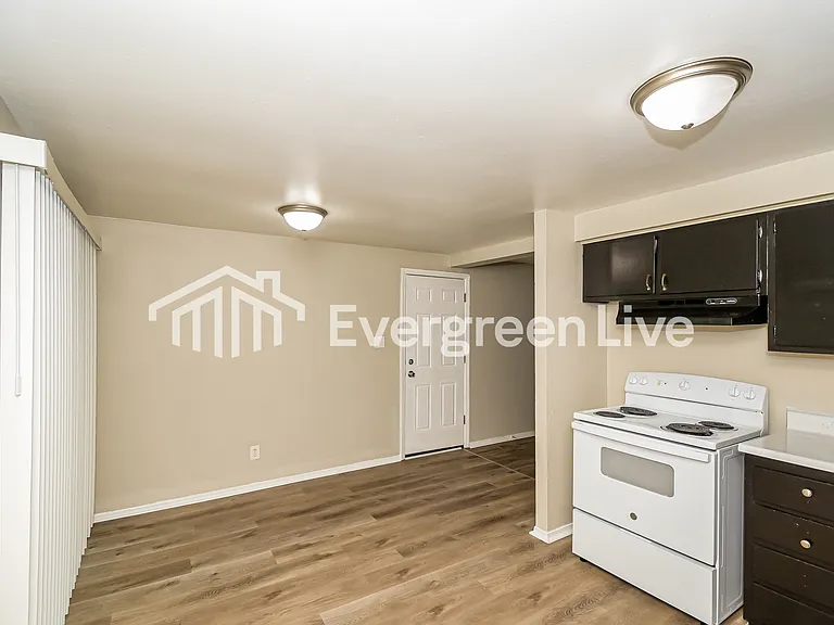 10415 Chris Dr — Photo 6