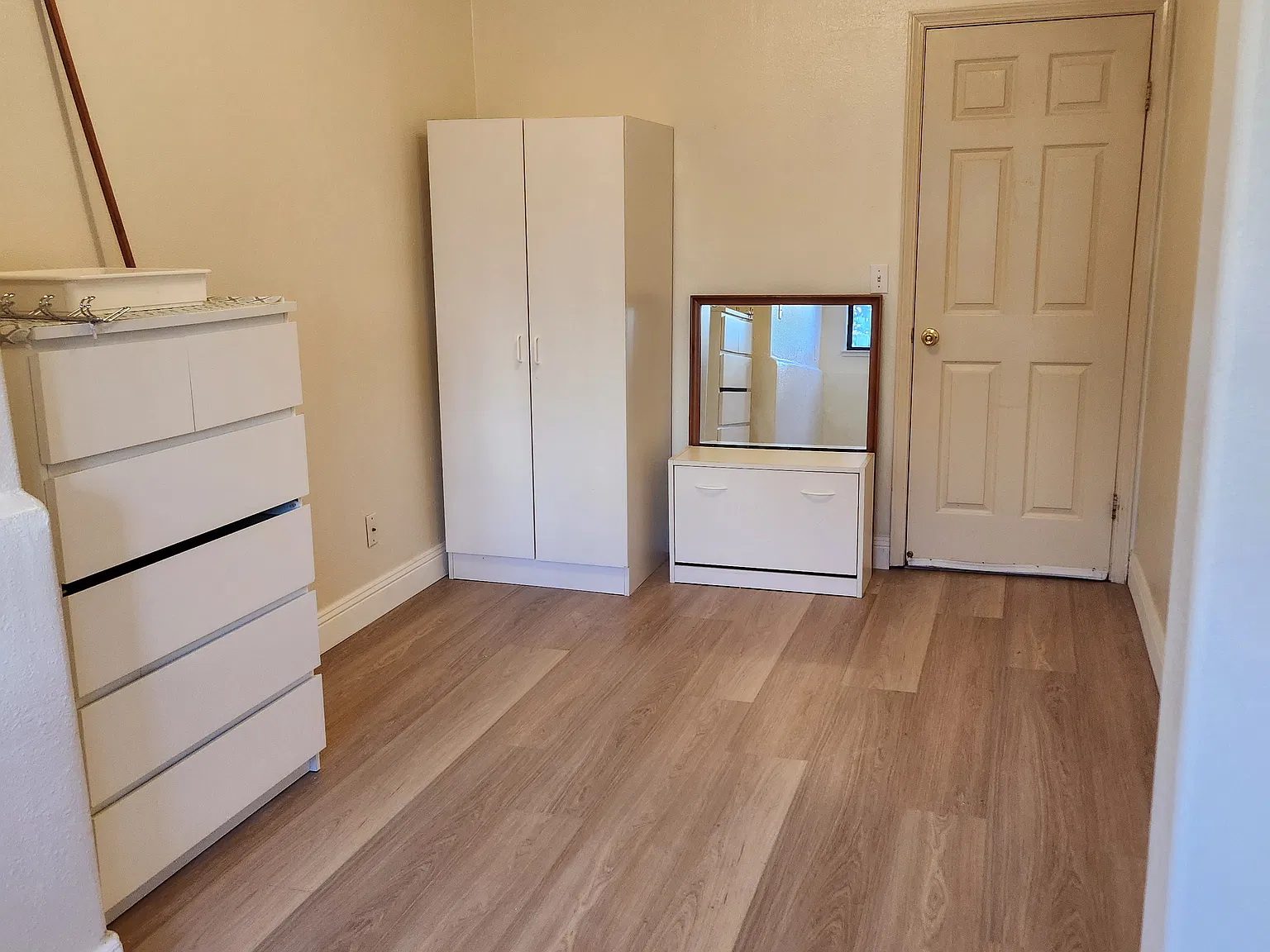 1 bed, 166 sqft, $1,000 — Photo 2