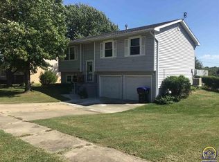 2033 SE Turnpike Ave, Topeka, KS 66605