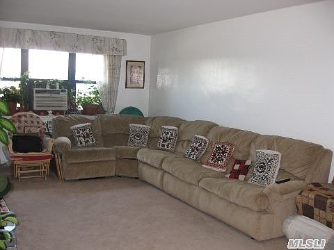 3rd image of 29-10 137th St APT 4G