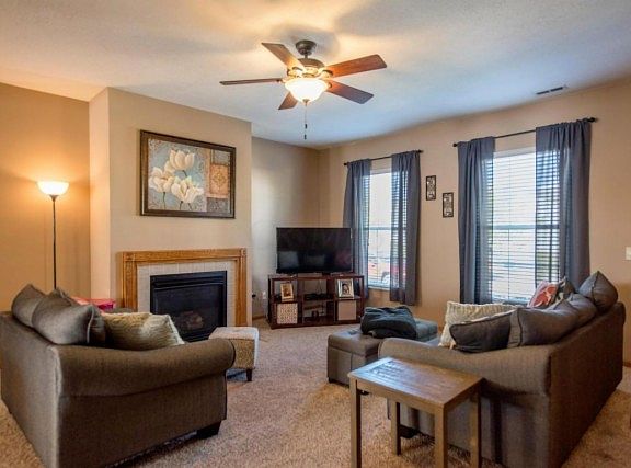 4th image of 8051 Ashenden Dr