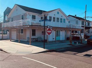 702 W Walnut St, Long Beach, NY 11561
