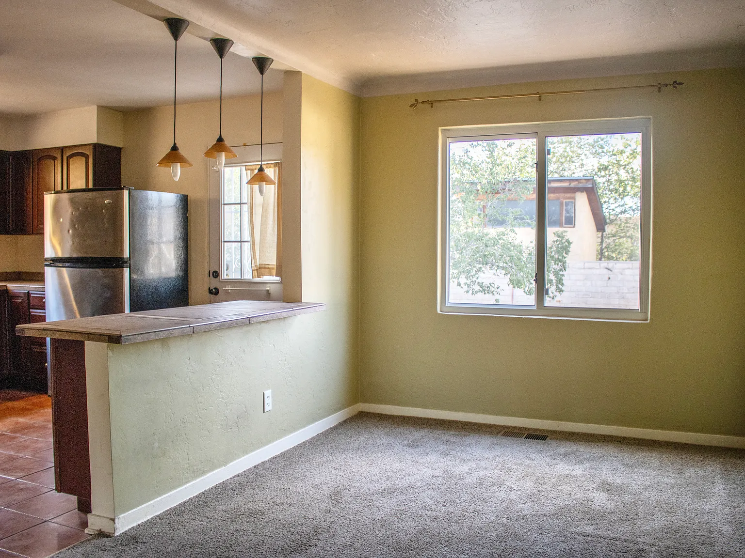 3 bed, 1200 sqft, $2,250 — Photo 3