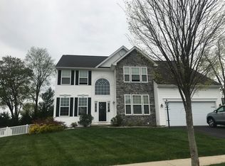 136 Stonebridge Dr, Dillsburg, PA