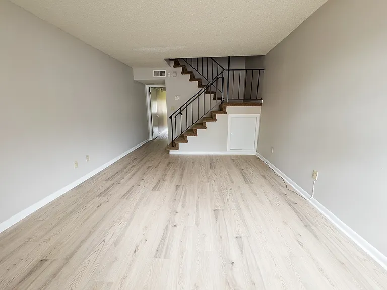 The Grove at Magic City Townhomes — Photo 14