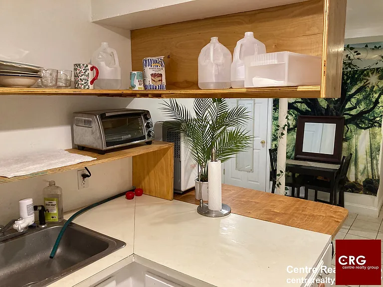 122 Westbourne Ter #1 — Photo 10