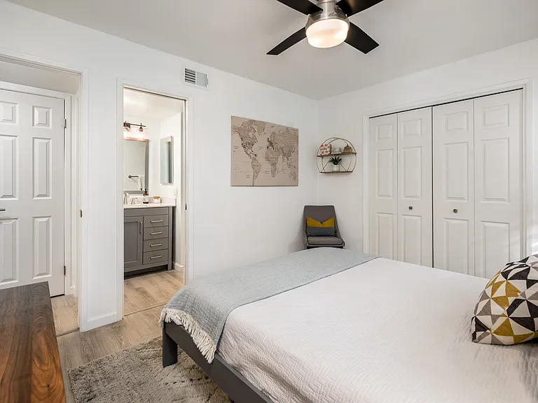 5209 N 24th St #205 — Photo 14