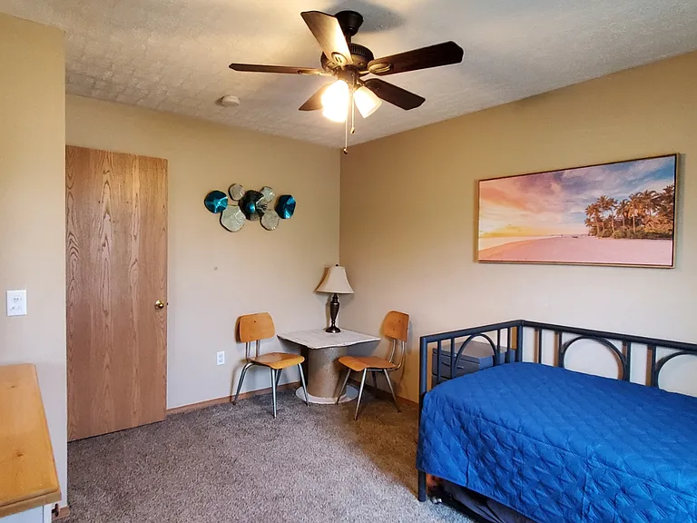 4453 W Portland St — Photo 26