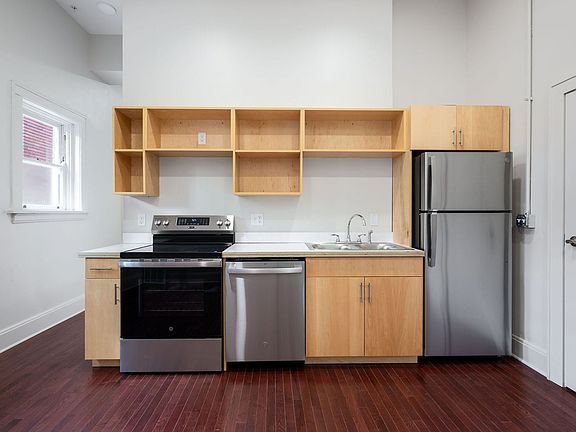 5th image of 3604-08 Montgomery Rd #1
