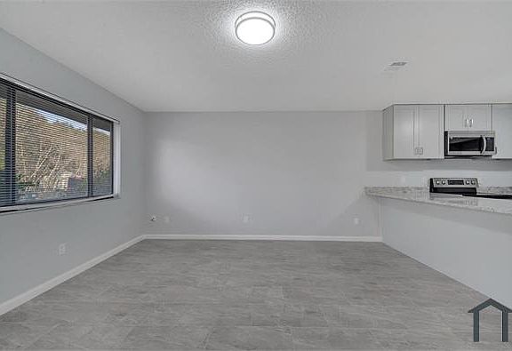 3rd image of 3720 NE 41st St Unit A