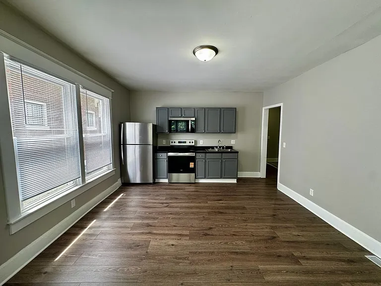 4725 Southern Pkwy #1 — Photo 11