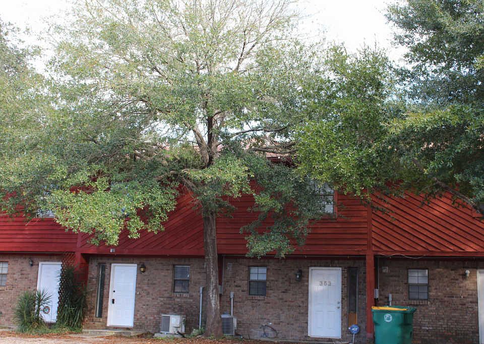 1st image of 355 Woodham Ct