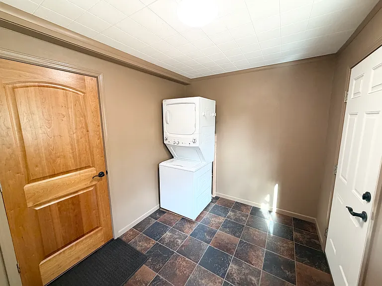 1347 Rainbow Dr — Photo 15