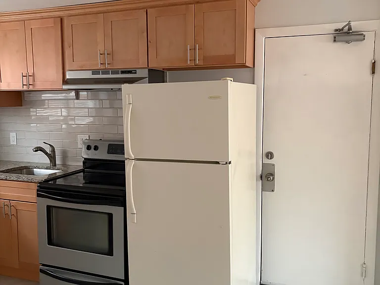 89 Draper St #1 — Photo 4
