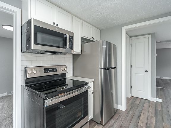 5th image of 2429 Edgewood Dr