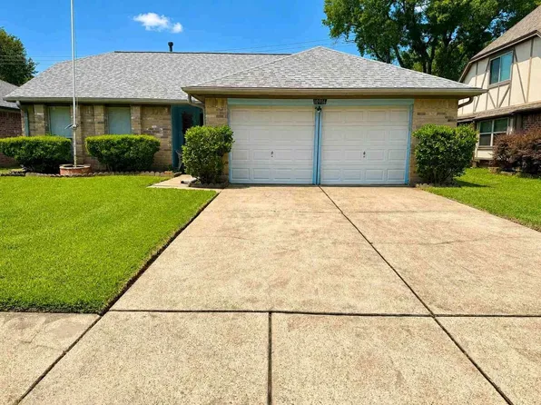 10916 Mulberry Ct, La Porte, TX 77571
