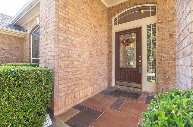 1st image of 809 Zappa Dr