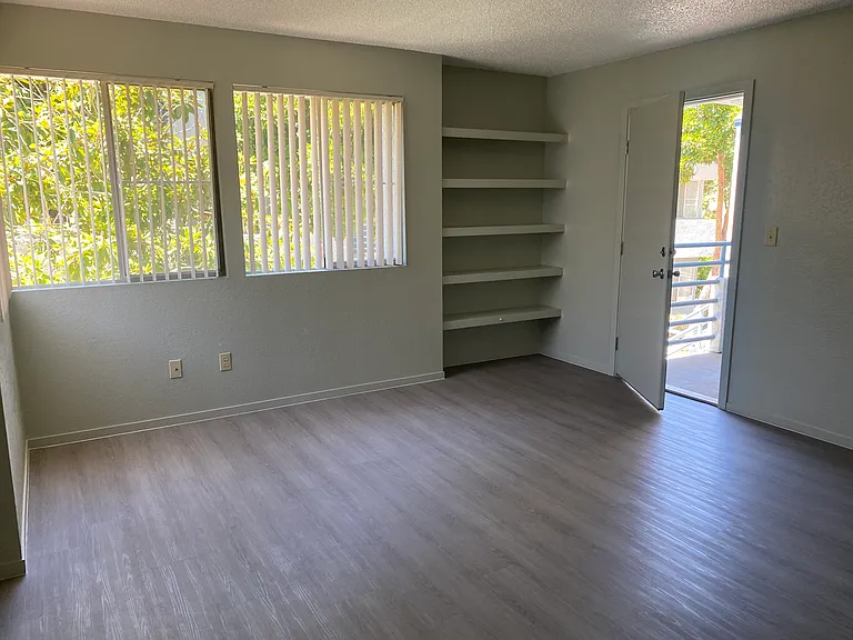 1131 S Russell Ave #22 — Photo 2