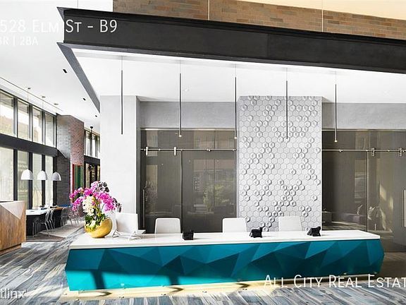3rd image of 2528 Elm St #B9