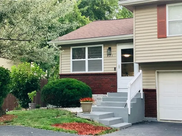 921 N Jan Mar Dr, Olathe, KS 66061