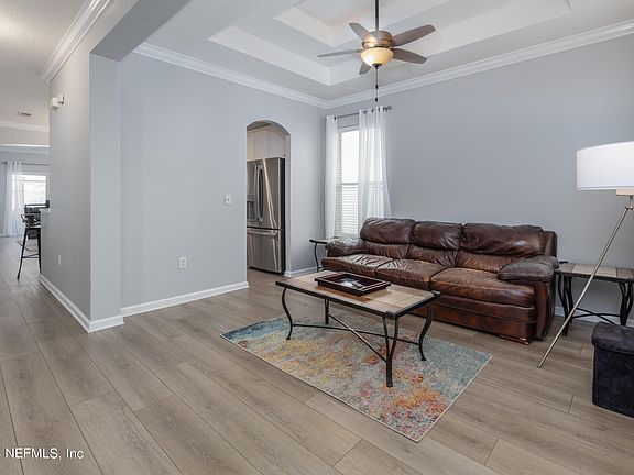 3rd image of 301 SILVER GLEN Avenue