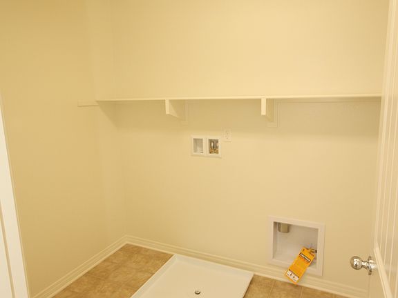 Indoor / upstairs laundry
