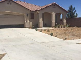 13878 Adams St, Oak Hills, CA 92344