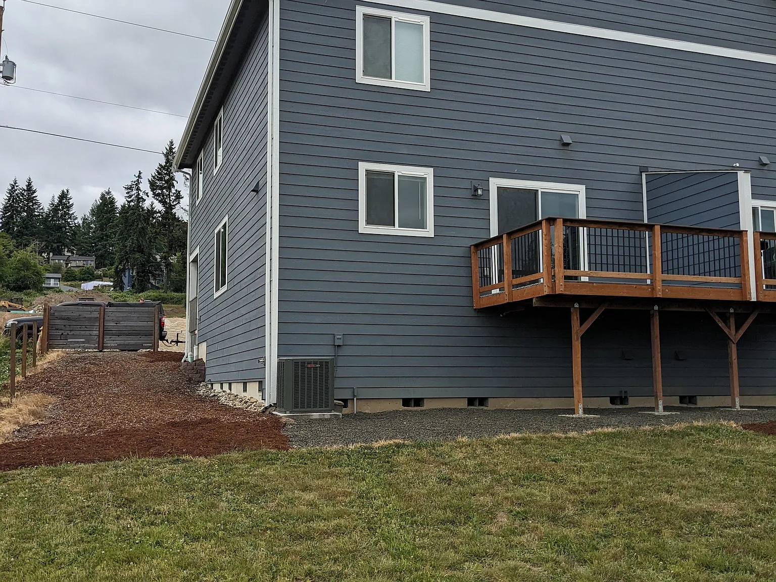 3 bed, 2.5 bath, 1600 sqft, $2,300 — Photo 3