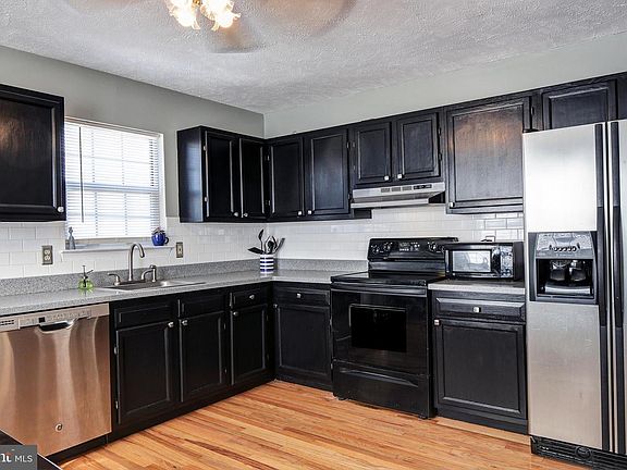 5th image of 816 205th St