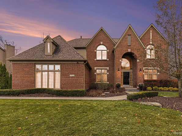 23651 Broadmoor Park Ln, Novi, MI 48374
