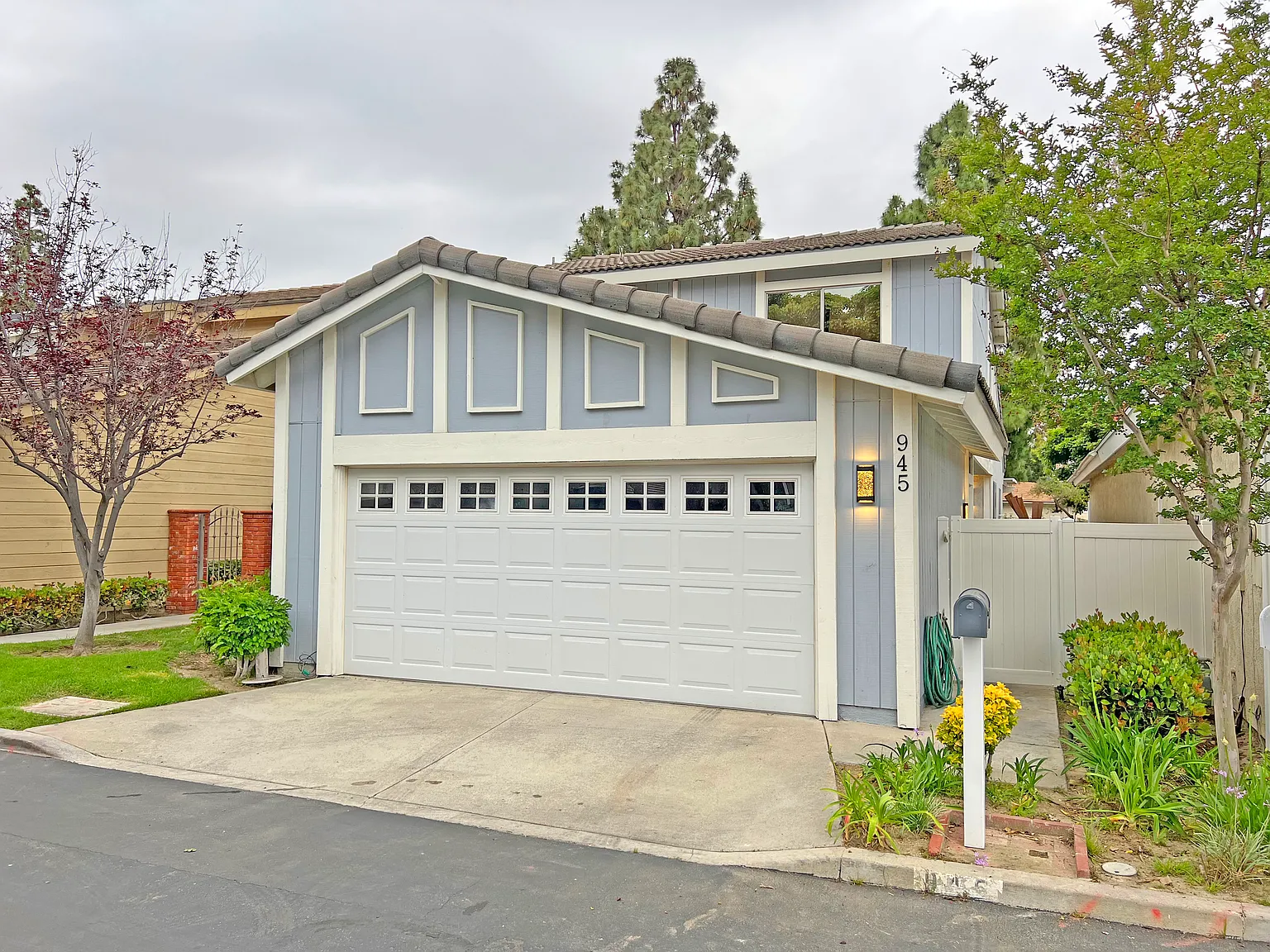 3 bed, 1766 sqft, $4,100 — Photo 1