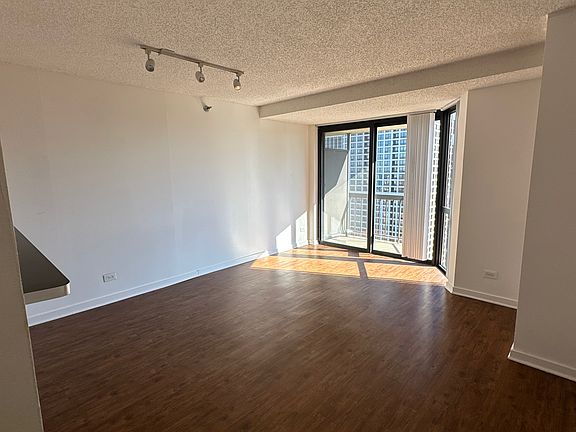 5th image of 1136 N Lasalle St #2608