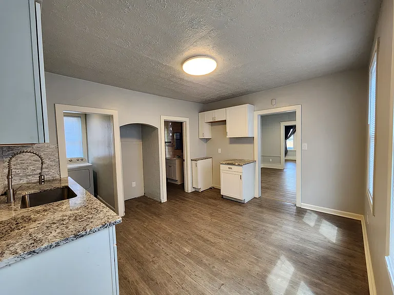 3415 Roehl Ave #1 — Photo 5