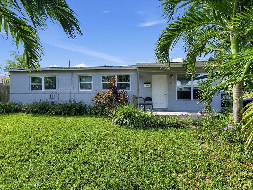 1st image of 1209 W 26th Court