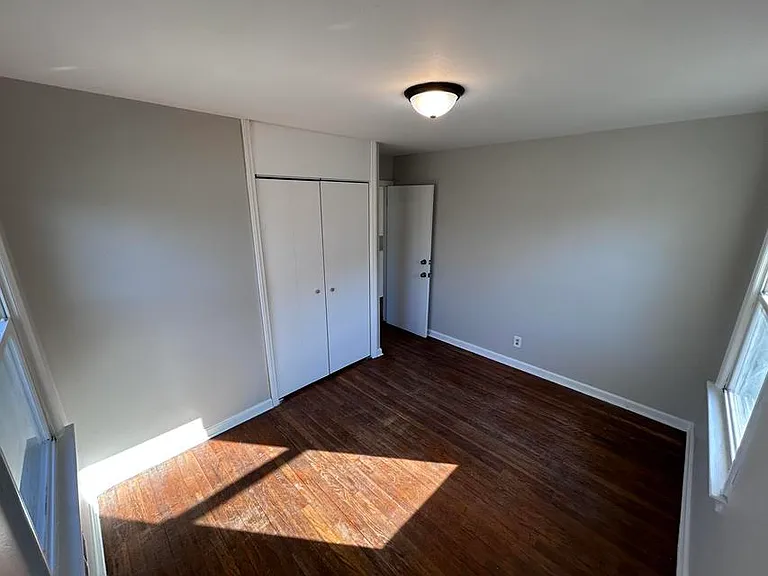 811 E 15th Ave — Photo 5
