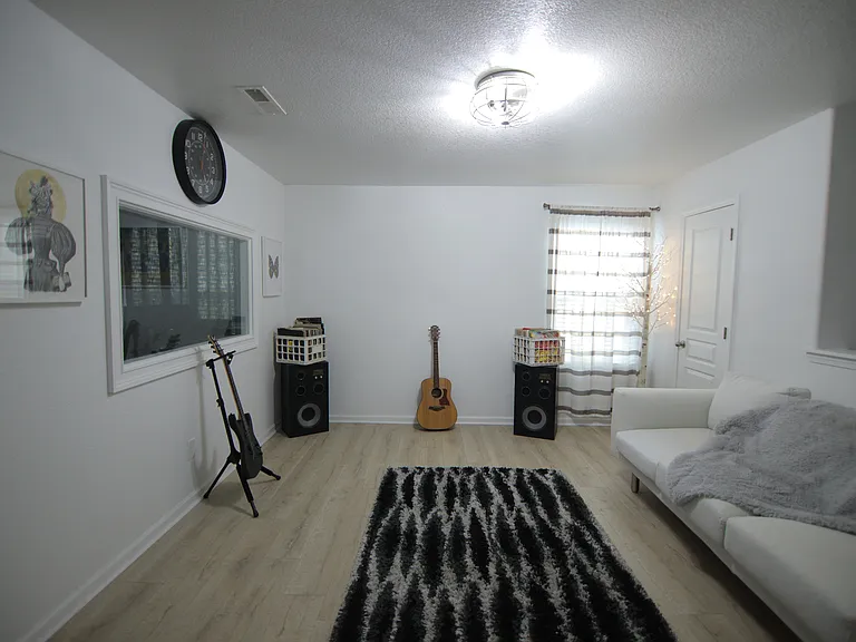 Loft area Upstairs, Can be used for Tv room, or anything you see fit.