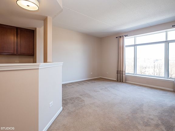 4th image of 845 E 22nd St APT 206