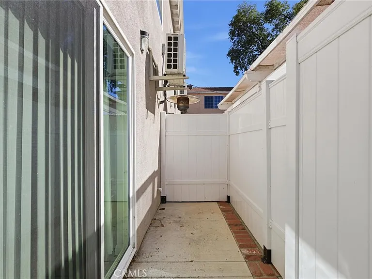 6838 Aura Ave — Photo 14