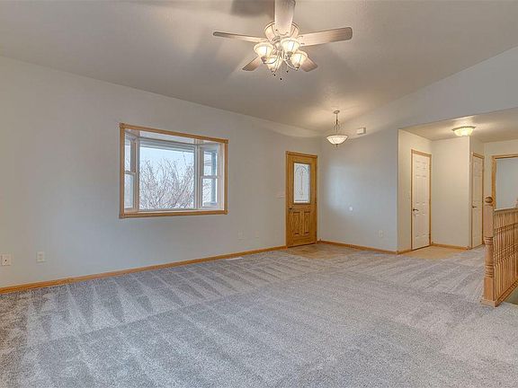 5th image of 1909 Windmill Dr