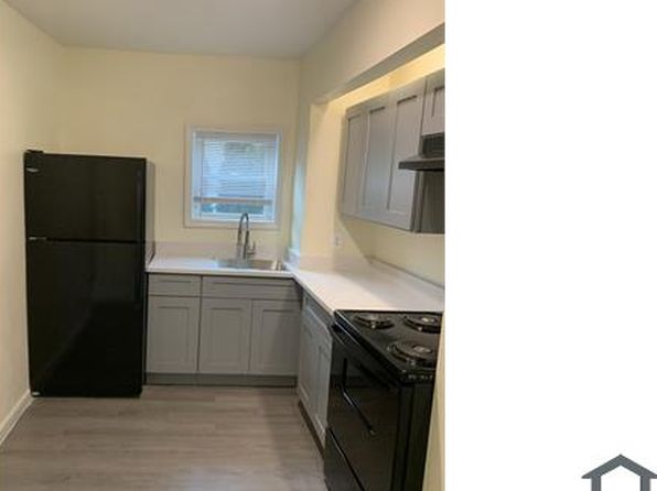 105 S Main St APT 1