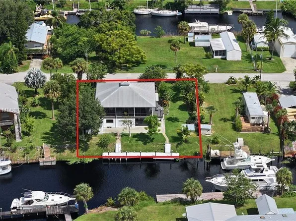 1102 Dolphin Ln, Moore Haven, FL 33471