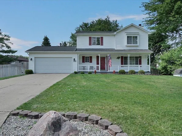 1430 Johns Ct, Oxford, MI 48371