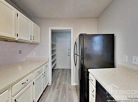 4th image of 7135 Fallen Trail Dr
